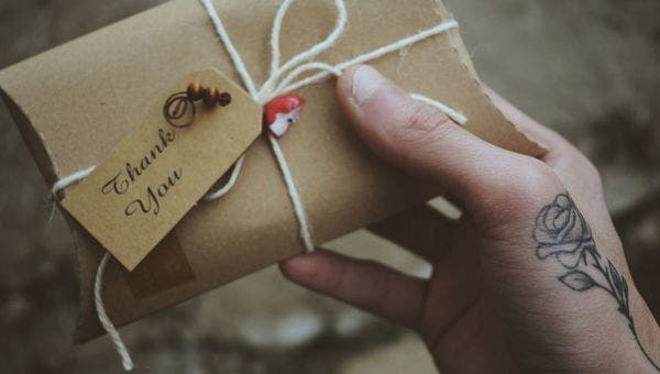 how_to_sell_salon_gift_cards_1.jpg