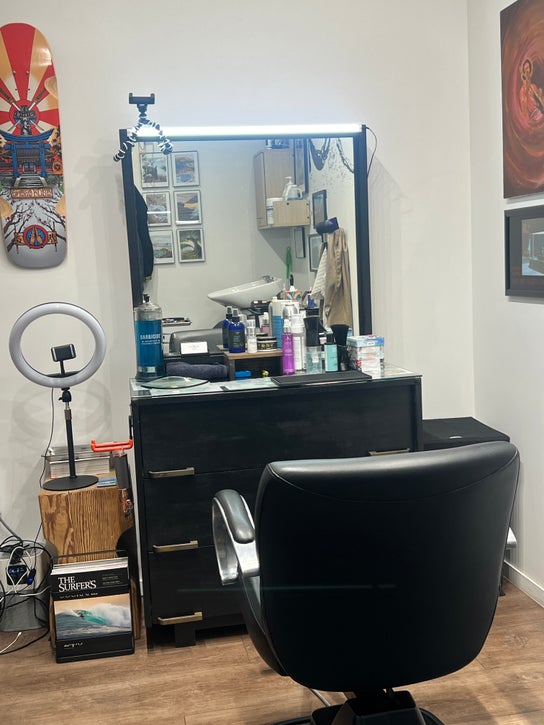 Foto de Peluquería para Scott Riffe Hair