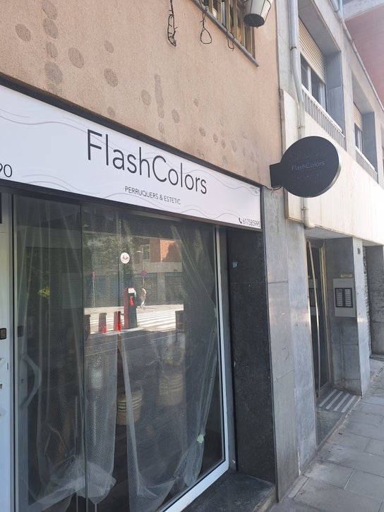 Foto de Peluquería para Flash Colors Perruquers