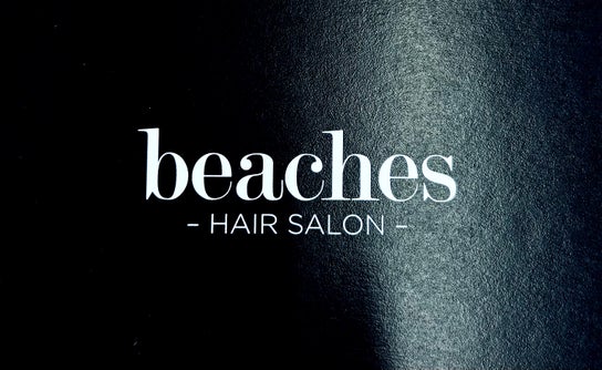 Tyypin Hair Salon palvelun kuva liikkeelle Beaches Hair Salon