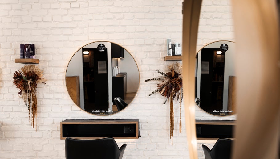 Aneia Warner Salon