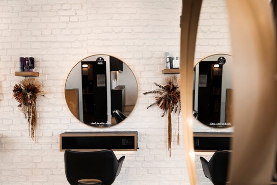 Image de Salon de coiffure pour Aneia Warner Salon