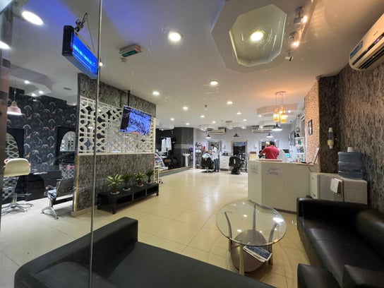 Imagem de Barbeiro para Al Mounes Hairdressing Saloon
