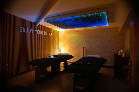 Tyypin Kylpylä ja sauna palvelun kuva liikkeelle Unique Day Spa