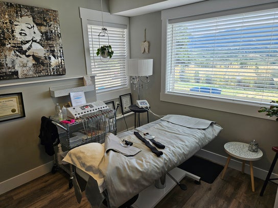 Nail Salon image for Xhale Esthetics