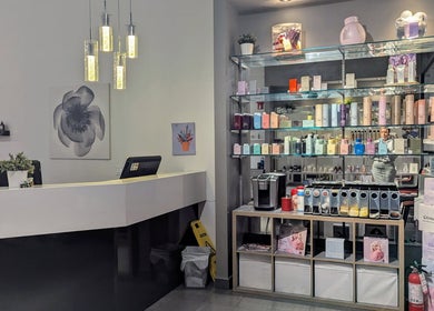 Ombre Salon