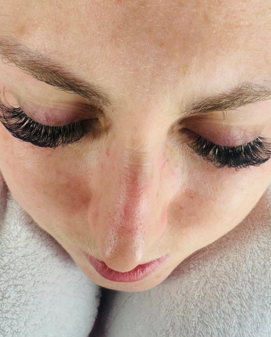 Image de Sourcils et cils pour Lashes by Nimikay