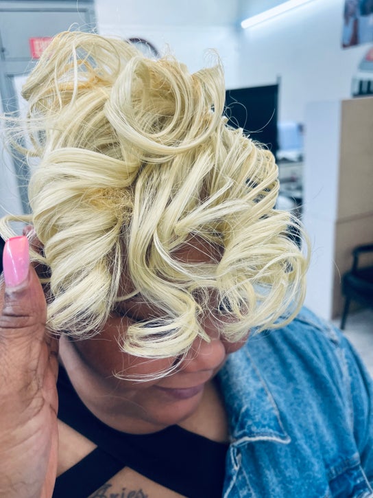 Immagine di Parrucchiere per Hair Design by Claudia