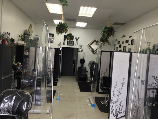 Immagine di Parrucchiere per Innovations 2000 Black Hair Salon
