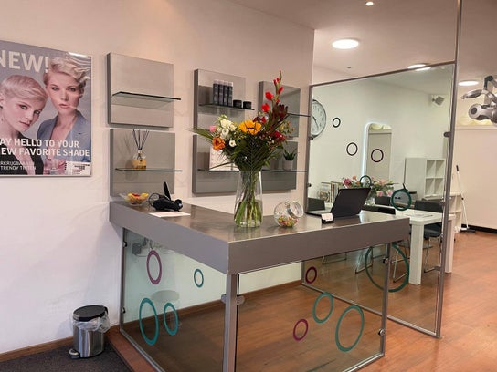 Hair Salon image for Dynamic Looks