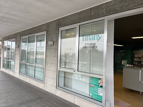 Skønhedssalon-billede til Tiffany Studio Estetica e Trucco Semipermanente
