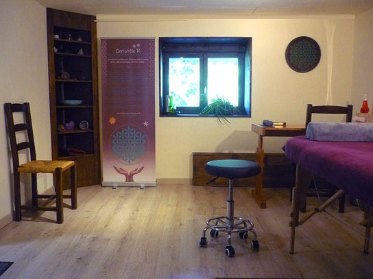 Physical Therapy image for Christèle R. Médecine Traditionnelle Chinoise