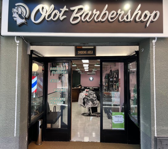 Barber obraz dla: Olot Barber Shop