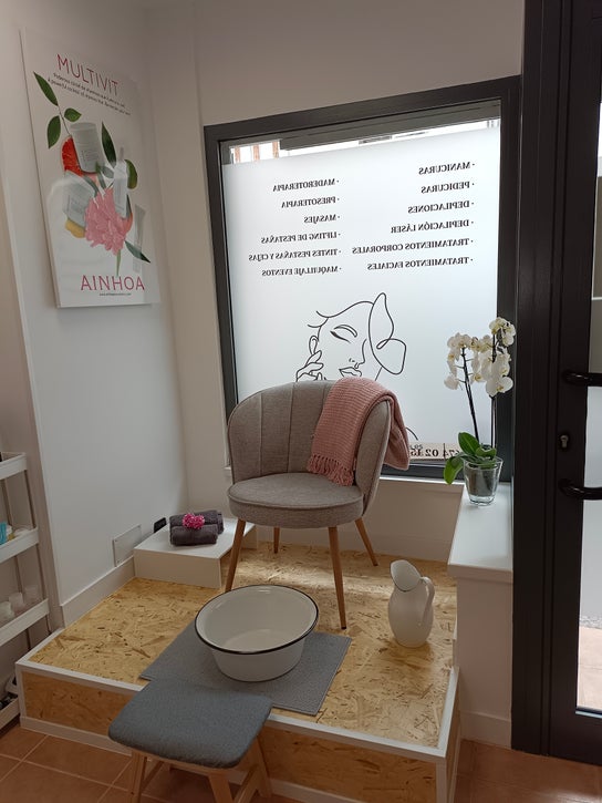 Foto de Salón de belleza para Estética Belladonna