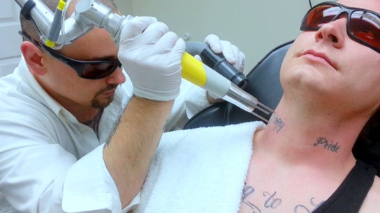 Tyypin Tatuoinnit ja lävistykset palvelun kuva liikkeelle New Wave Laser Tattoo Removal