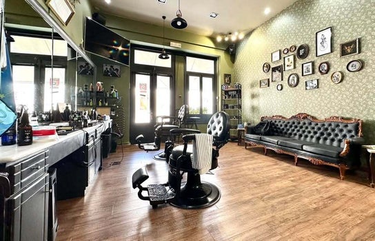 Imagem de Barbeiro para "Zaharias 1954" Barber Shop Naidas