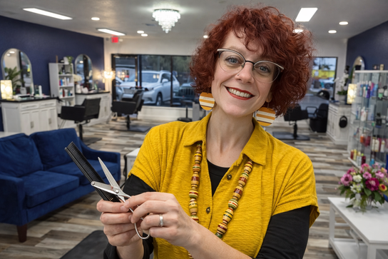 Foto de Salón de belleza para Shear Bliss