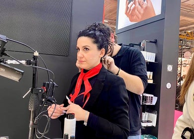 MS NAIL STUDY - Studio delle Unghie - Corsi di Ricostruzione Unghie e Trattamenti di MICHELA SANTARSIERI