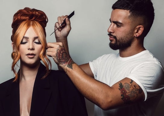 Foto de Peluquería para Karl Brincau Hair Salon