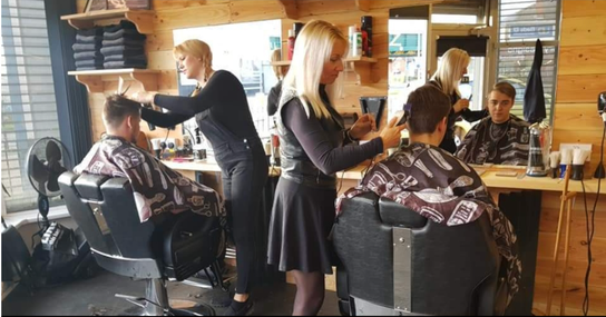 Tyypin Parturi palvelun kuva liikkeelle Gentz Barbers Hull