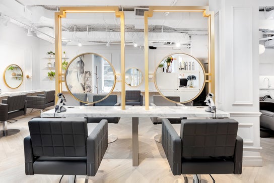 Image de Salon de coiffure pour N15 Hair Salon Dundas