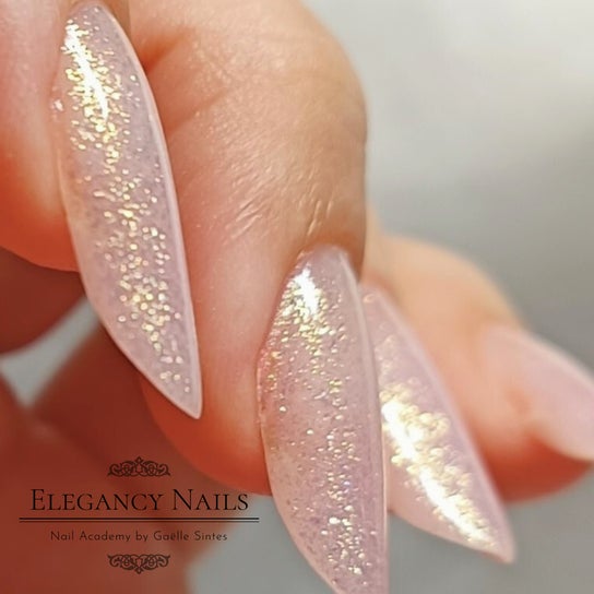 Imagem de Manicure para Elegancy Nails - Onglerie, Formation En Ongles À Marseille