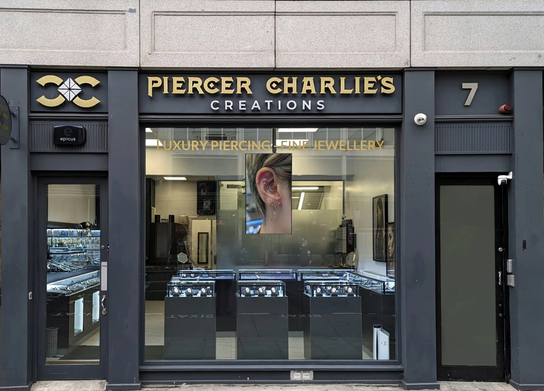 Tattoo shop-billede til Piercer Charlie's Creations