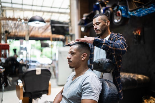 Foto de Barbería para Knights Hill Barbers