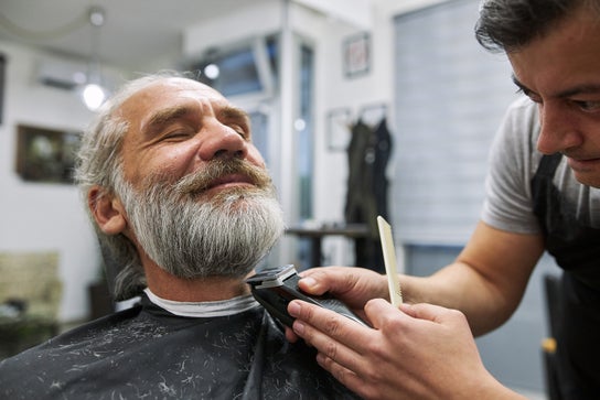 Barbershop image for La Colonial. Barber shop