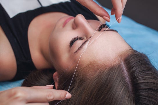 Foto de Cejas y pestañas para Arezoo Beauté