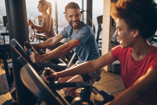 Tyypin Kuntosalit ja liikuntakeskukset palvelun kuva liikkeelle Ultra Gym & Fitness