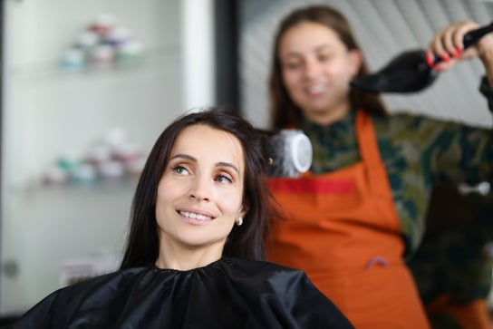 Tyypin Hair Salon palvelun kuva liikkeelle Scheers Hair & Beauty