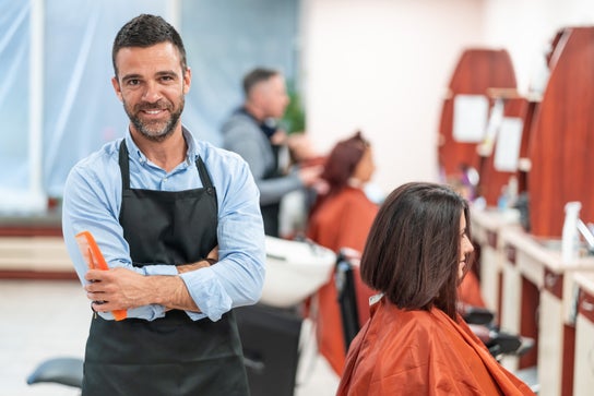 Tyypin Hair Salon palvelun kuva liikkeelle Mora Albino Hairdresser