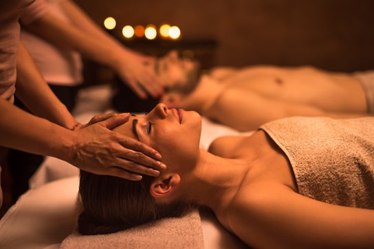 Imagem de Massagem para Delphine Joly NaturAOut's : Réflexologue, Naturopathe, Praticienne en massages bien-être.