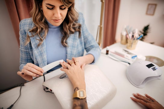 Foto de Salón de uñas para Skip The Filter Beauty Fulham