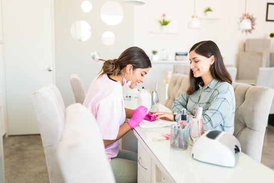 Tyypin Nail Salon palvelun kuva liikkeelle Sunset Nail and Spa Salon