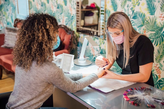 Imagem de Manicure para Queen Nails