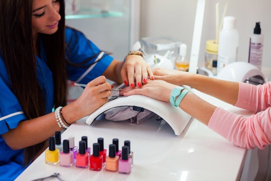 Nail Salon image for Colorful Nails