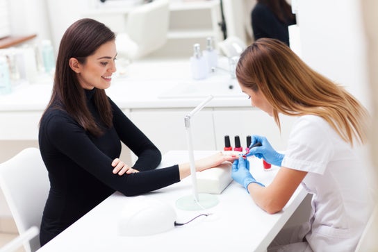 Imagem de Manicure para Abora Beauty