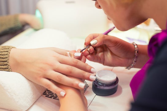 Imagem de Manicure para The Pharm- Hampstead Village salon