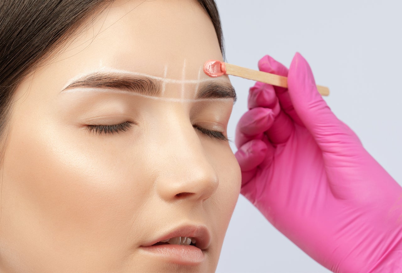 Best brow shaping and sculpting specialists in Barrio de Santa