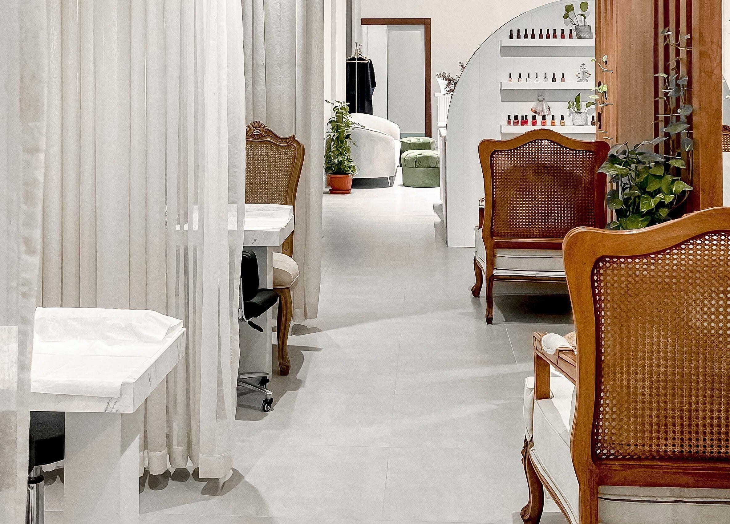 Pearl Box Salon - صالون صندوق اللؤلؤ, a serene beauty space in Riyadh, Riyadh Province, SA with elegant interiors.