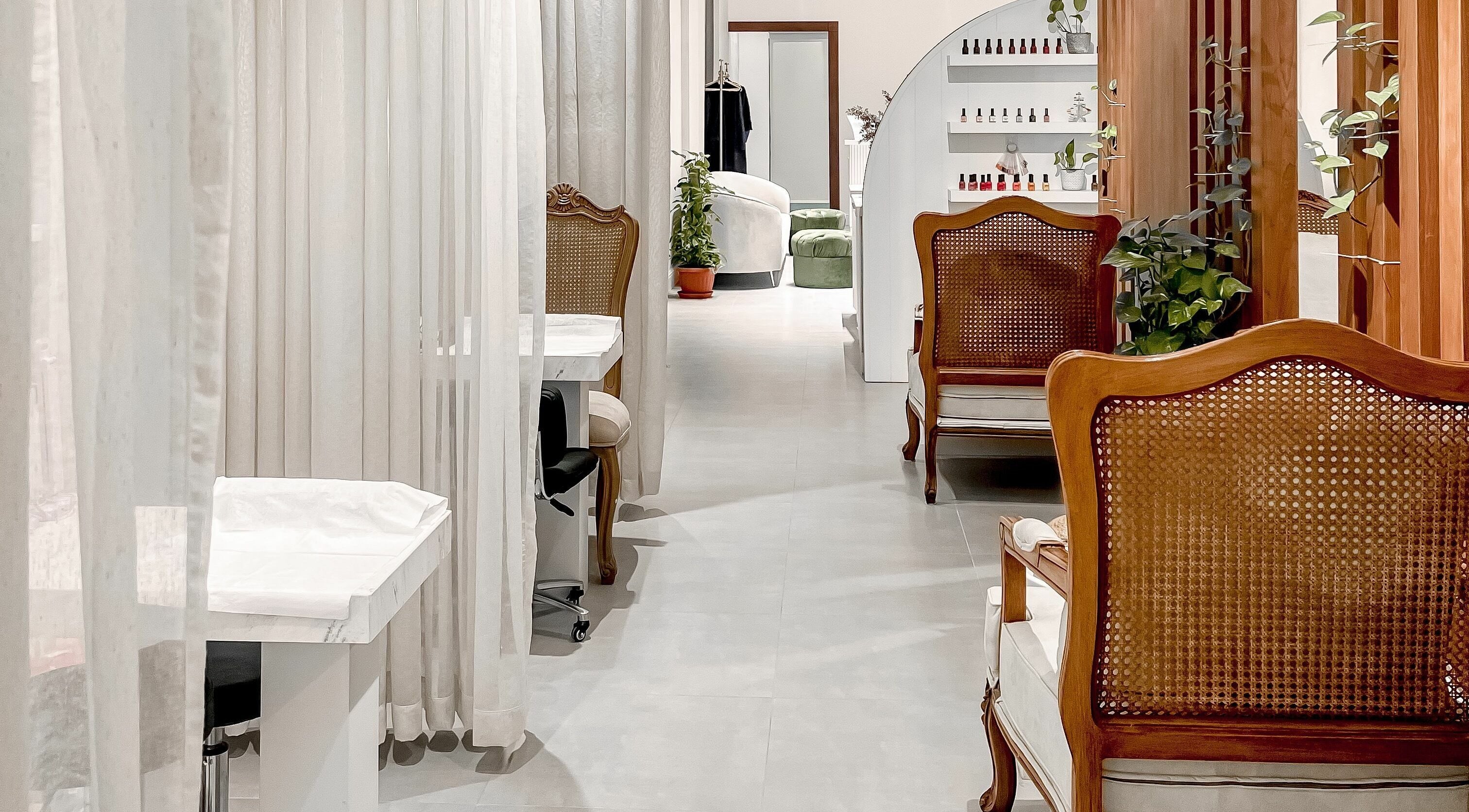 Pearl Box Salon - صالون صندوق اللؤلؤ, a serene beauty space in Riyadh, Riyadh Province, SA with elegant interiors.