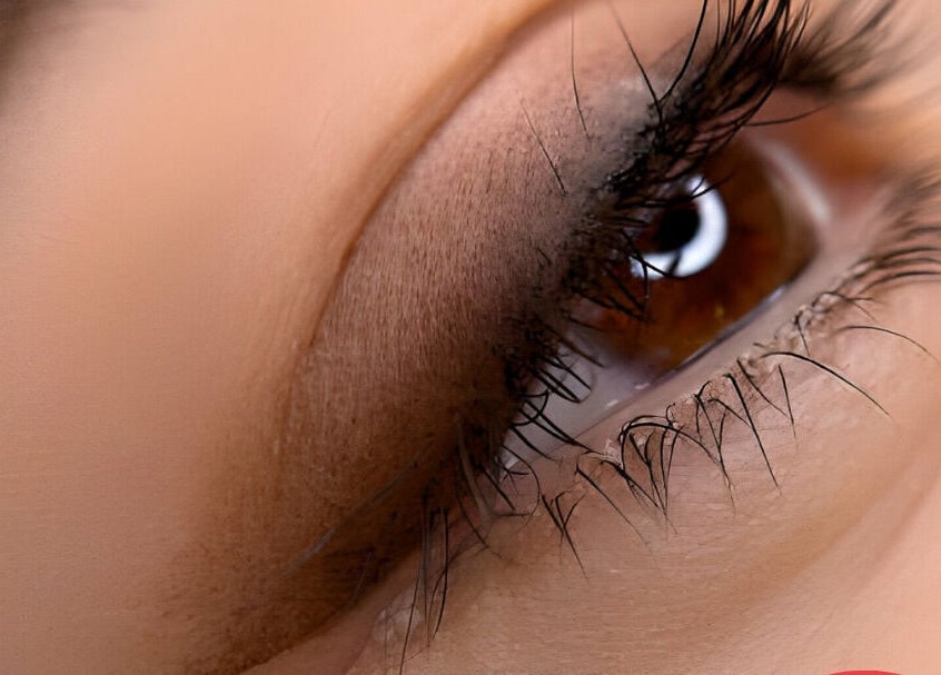 Cerca de un ojo perfectamente microbladed en 🔴GMD Microblading Studio, Puerto Vallarta, Jalisco, MX.