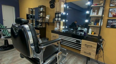 Olymp Barbershop image 3