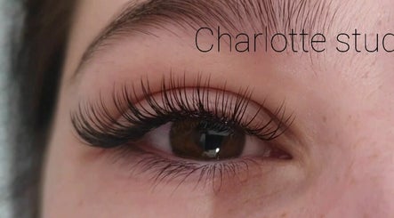 Eyelash Extensions by Charlotte Studio صورة 3
