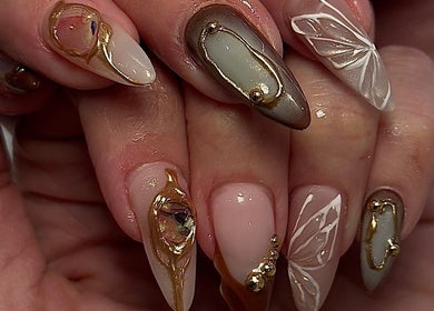 Exquisite gold-accented nail art at Chill Nails Sydney, Bonnyrigg, New South Wales, AU.