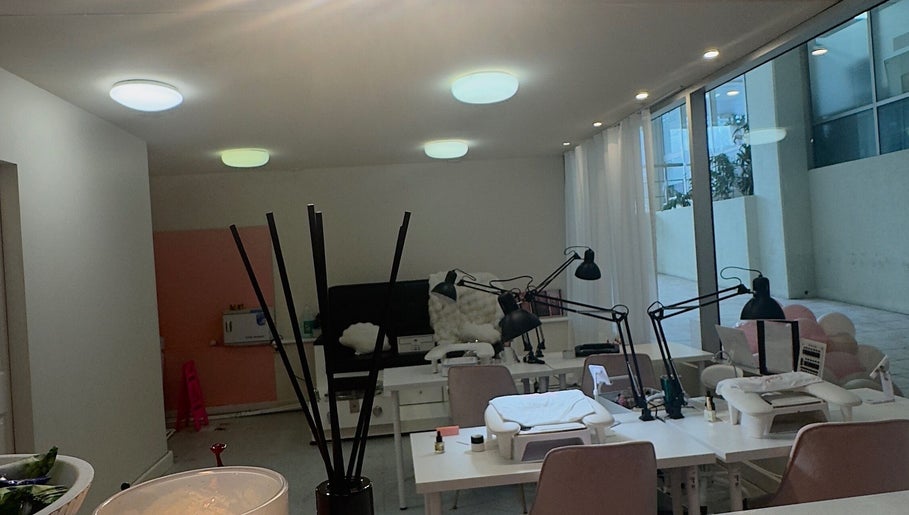 Modern salon setup at Chill Nails Sydney, Miranda, New South Wales, AU with cozy seating and stylish decor.