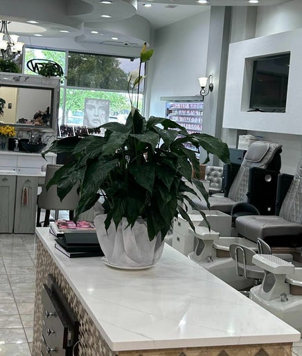 Luxury Nail Bar in Chamblee - Brookhaven image 2