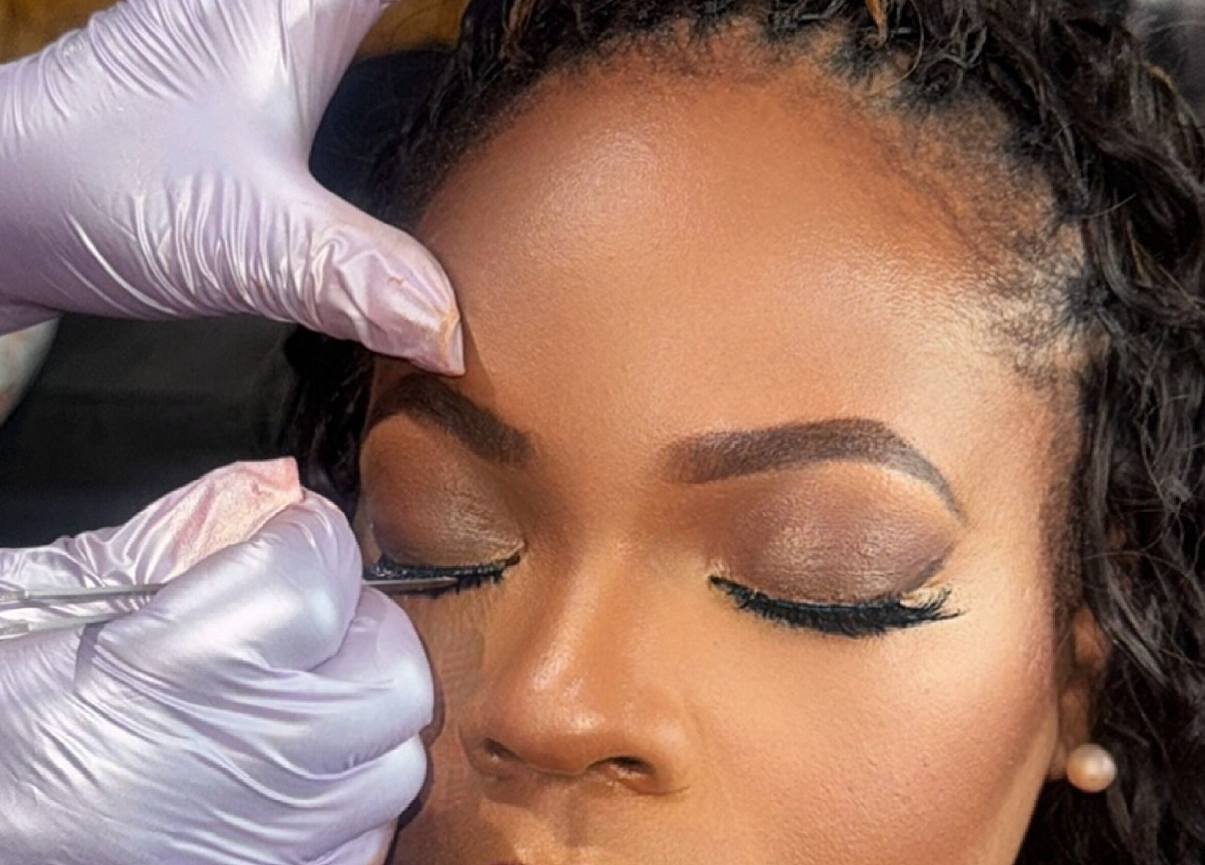 Brow styling at Pink & Pampered Salon, Chicago, Illinois, US. Achieve flawless brows with expert care.